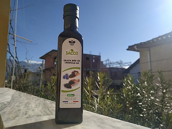 Vaji i fares se zeze me propolis Sacco Black seed oil Propolis Oil Sacco...